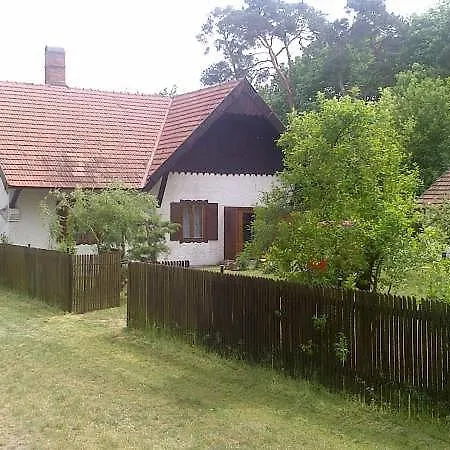 Semesterbostad Chalupa U Prostredniho Rybnika *